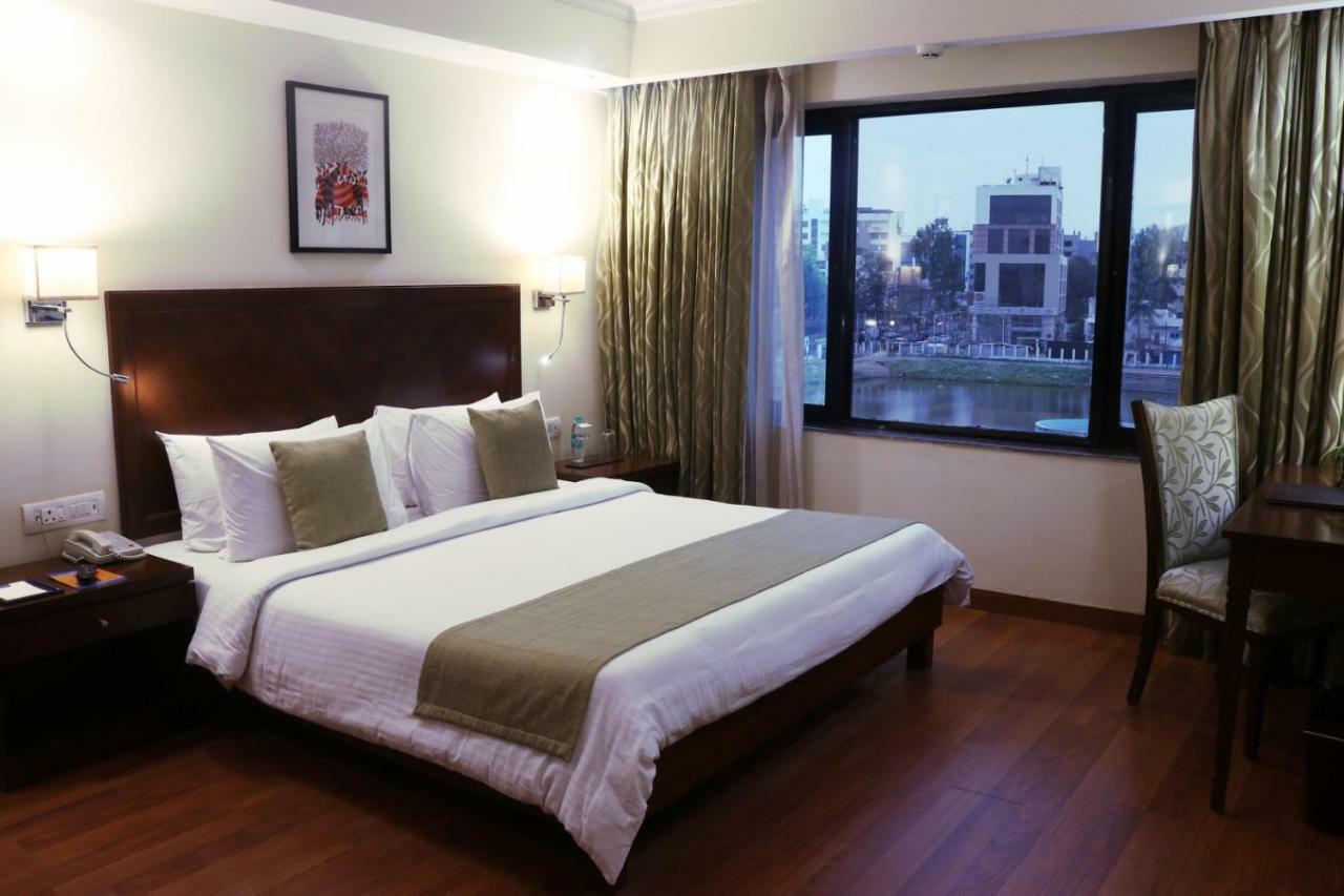 Le Lac Sarovar Portico- Ranchi Extérieur photo