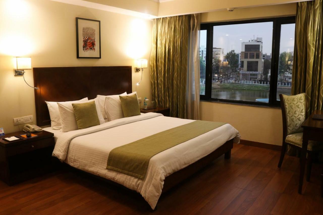 Le Lac Sarovar Portico- Ranchi Extérieur photo