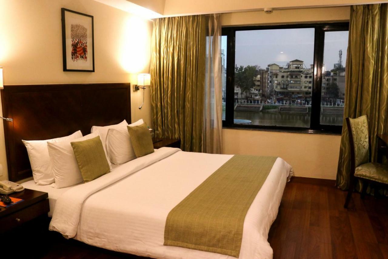 Le Lac Sarovar Portico- Ranchi Extérieur photo